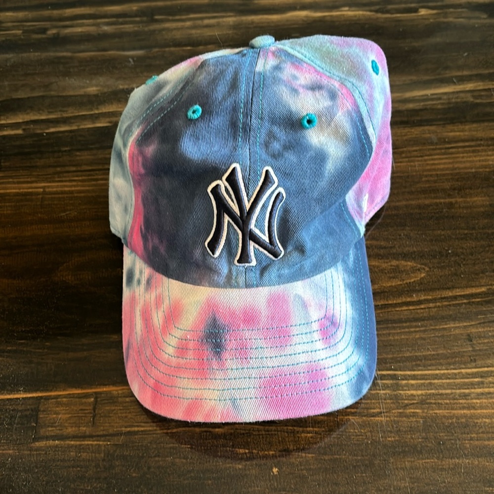 Women’s New York Yankees baseball hat